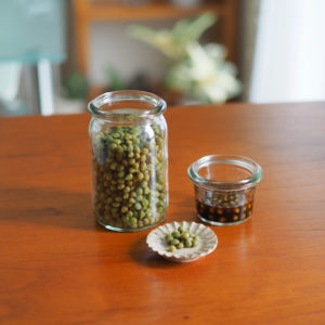 山椒の実の塩漬けと醤油漬け