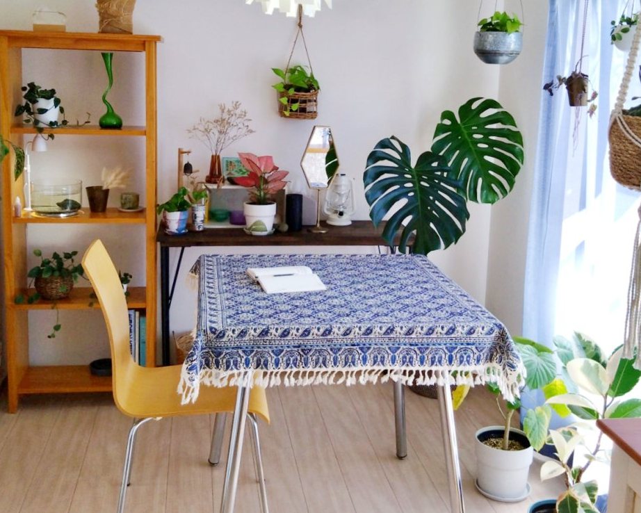 ペルシャ更紗で部屋の雰囲気がガラッと変わった